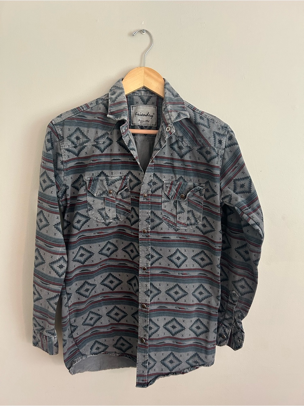 FRIENDS Men’s Aztec Print Button-Down Shirt - Grey